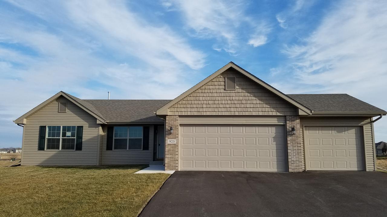 925 White Birch Ln., Davis Junction, IL 61020