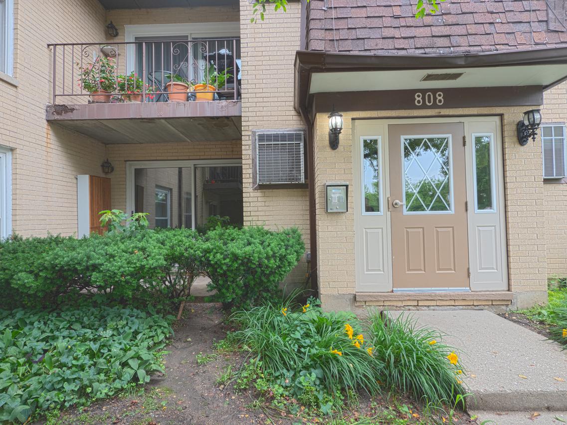 808 N River Rd. #1C, Mount Prospect, IL 60056