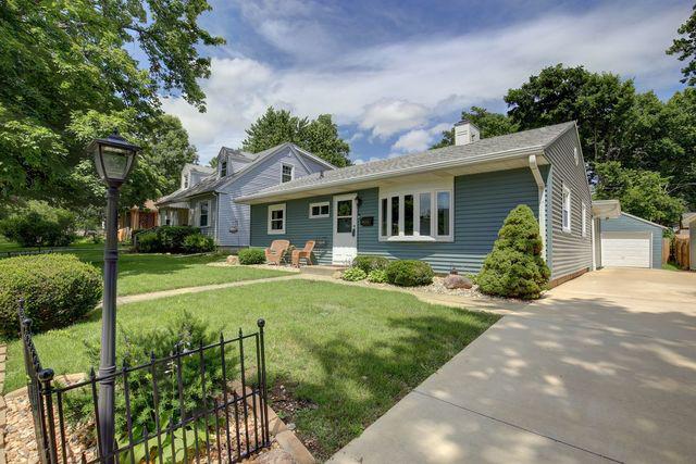806 S New St., Champaign, IL 61820