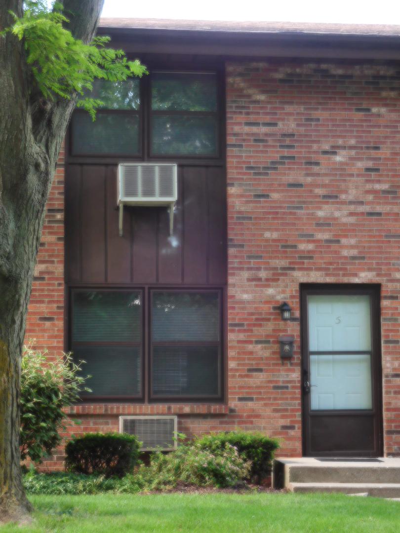 150 Flintridge Dr. #5, Rockford, IL 61107