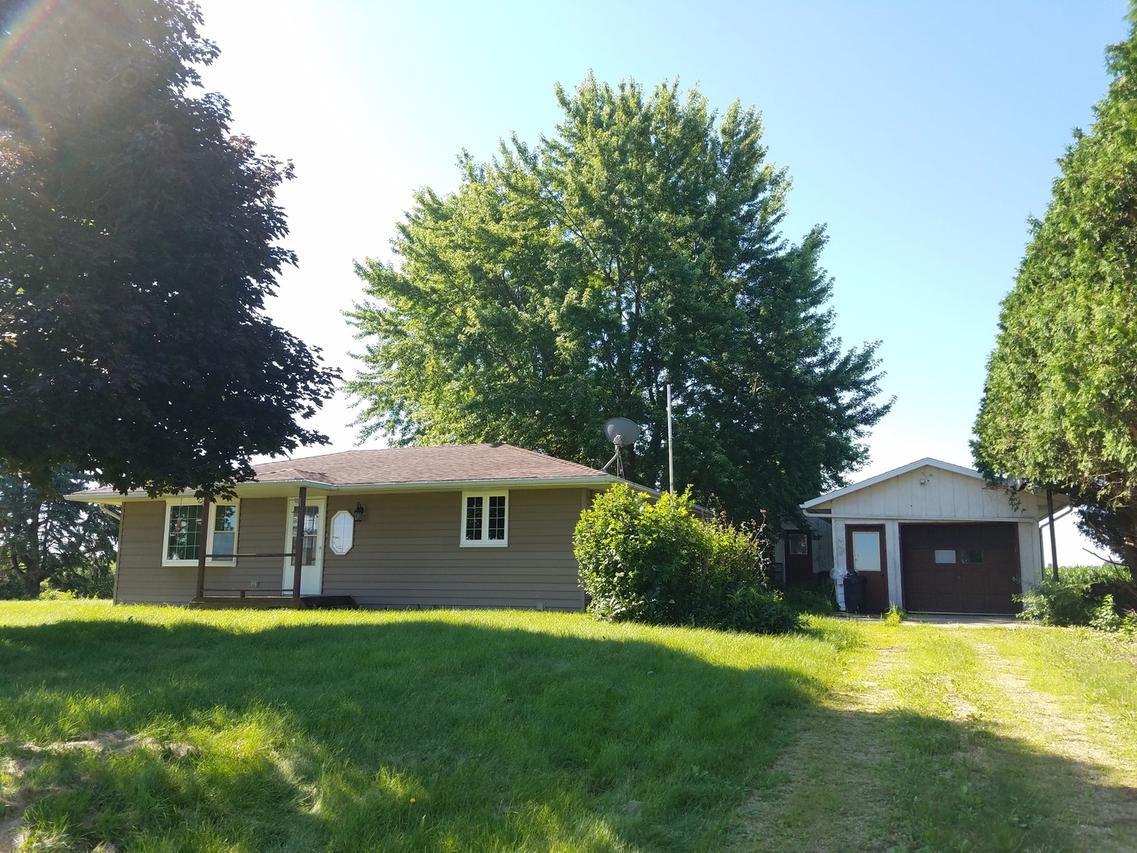 5779 W Townline Rd., Leaf River, IL 61047