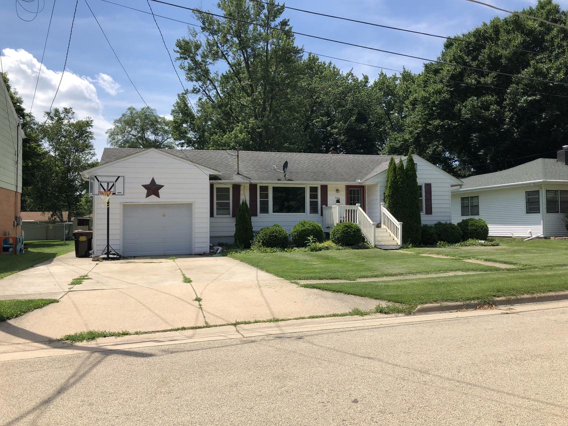 506 S 8th St., Oregon, IL 61061