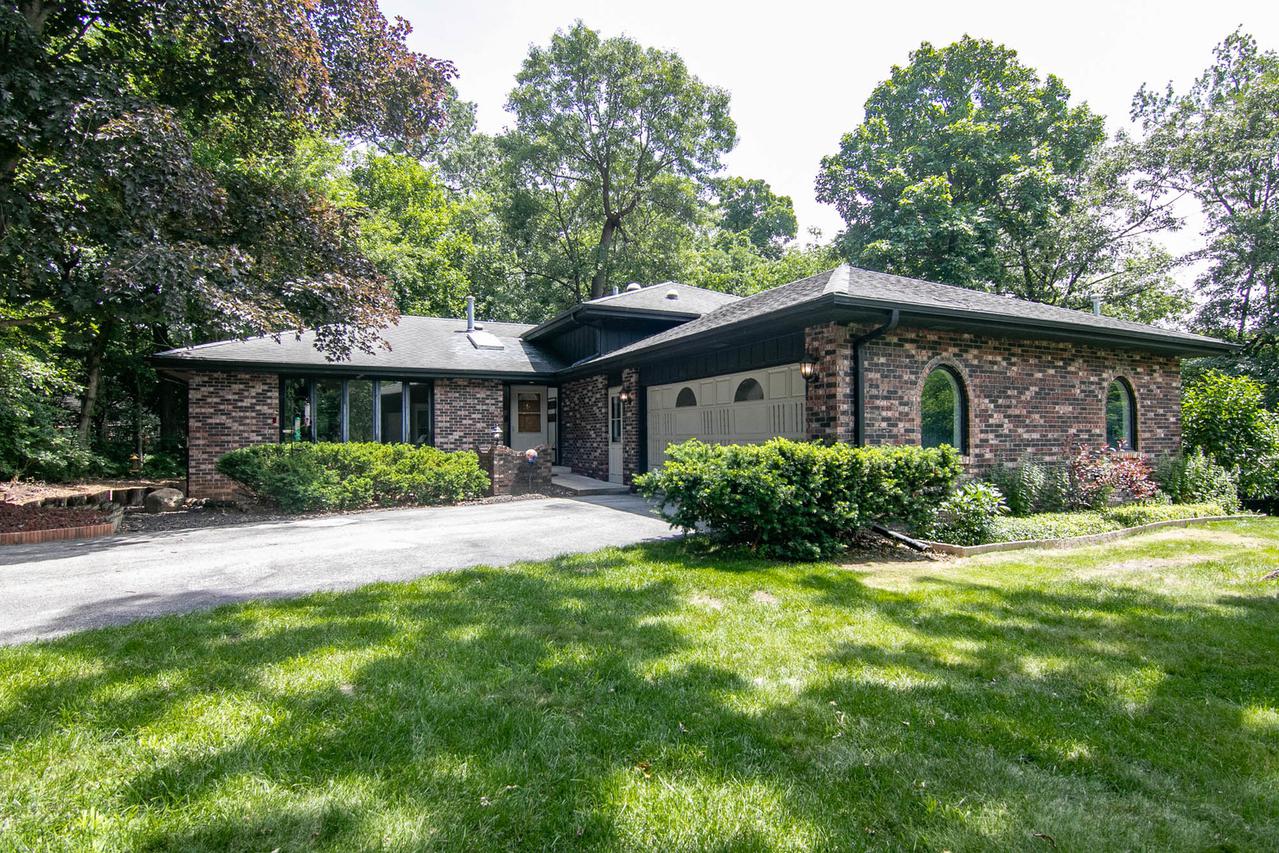 7493 Stacy Ct., Roscoe, IL 61073
