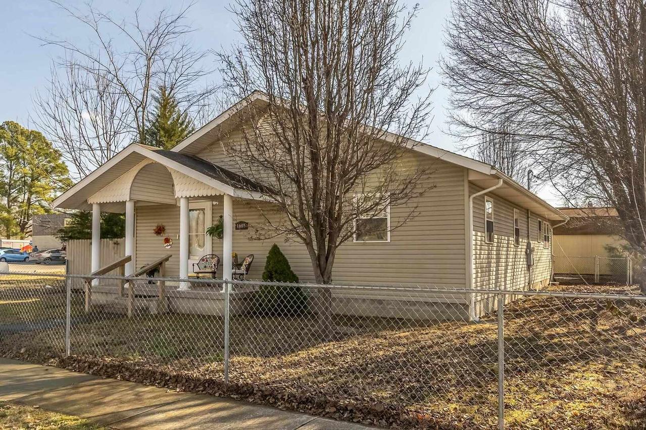 1002 E Main St., West Frankfort, IL 62896