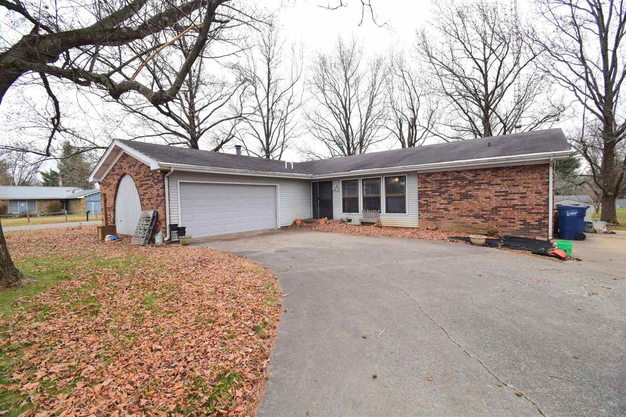 69 Cherry Dr., Mt Vernon, IL 62864