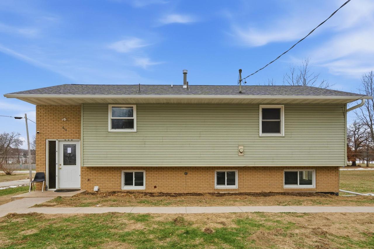 610 4th St., Cordova, IL 61242