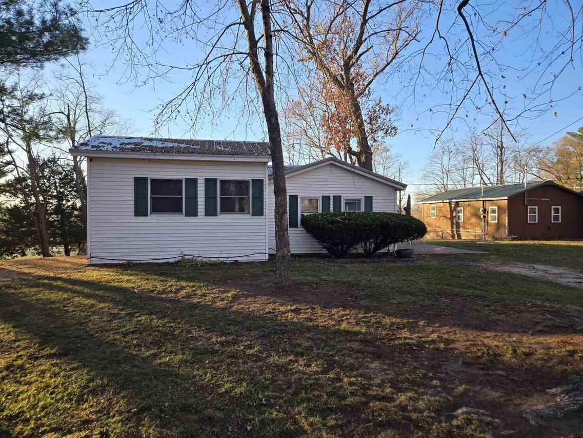 930 42nd St., New Boston, IL 61272