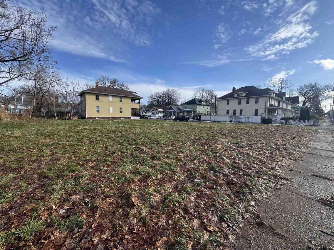 1425 11th St., Rock Island, IL 61201