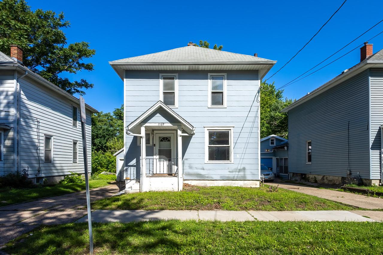 1169 23rd St., Moline, IL 61265