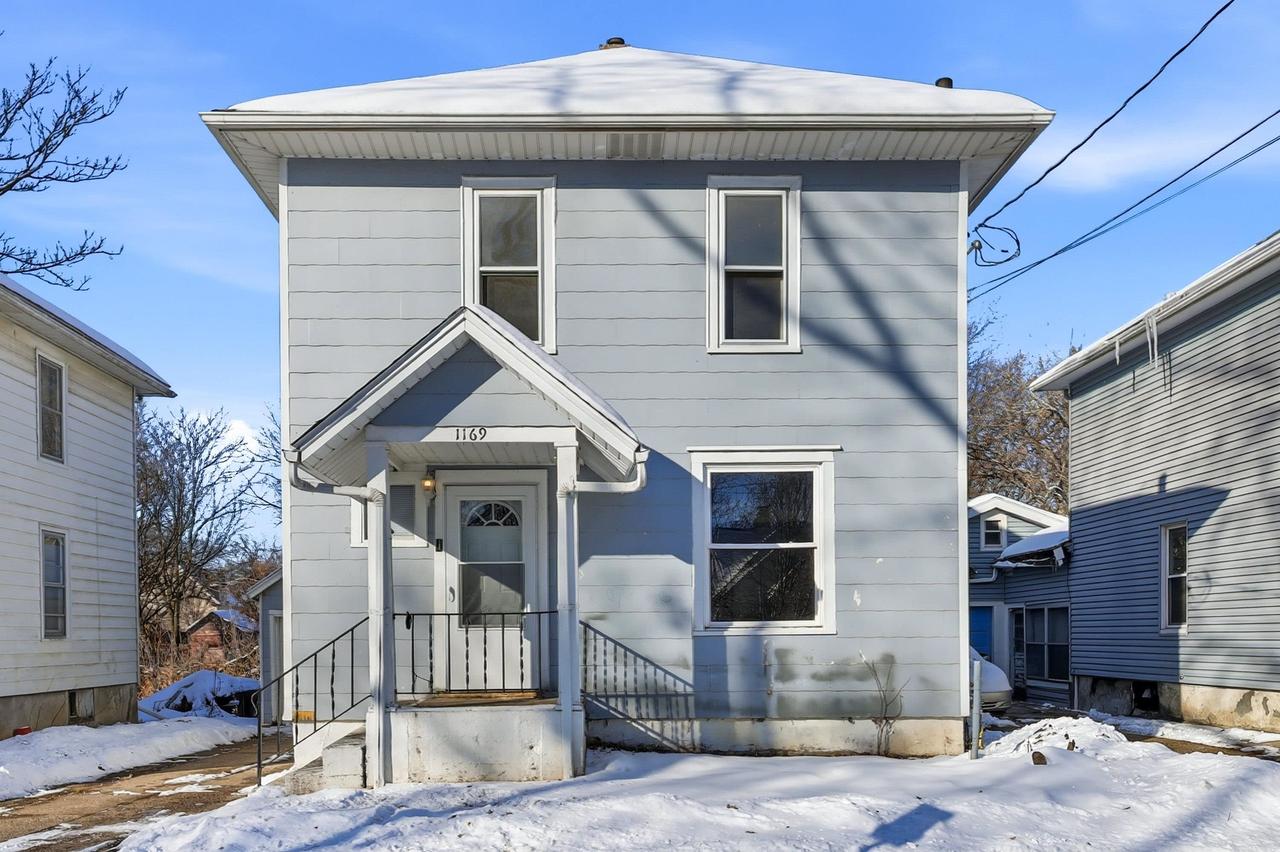 1169 23rd St., Moline, IL 61265