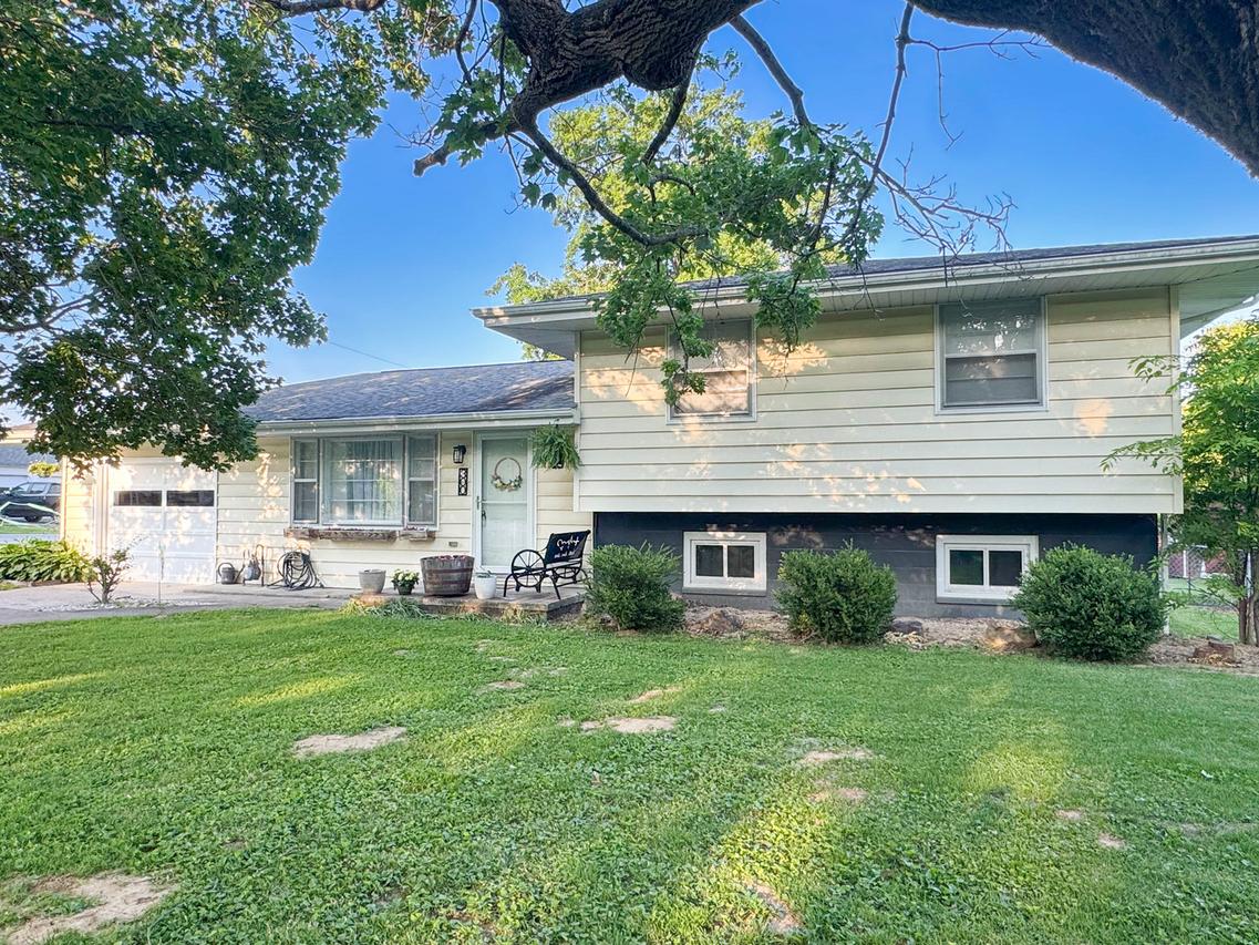 300 Williford Rd., Jonesboro, IL 62906