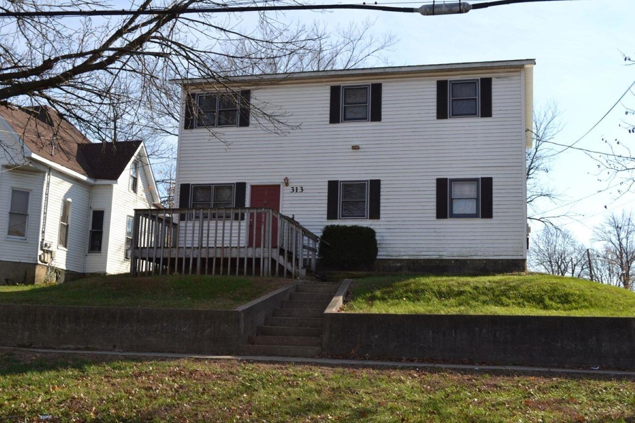 313 W Cherry St., Carbondale, IL 62901