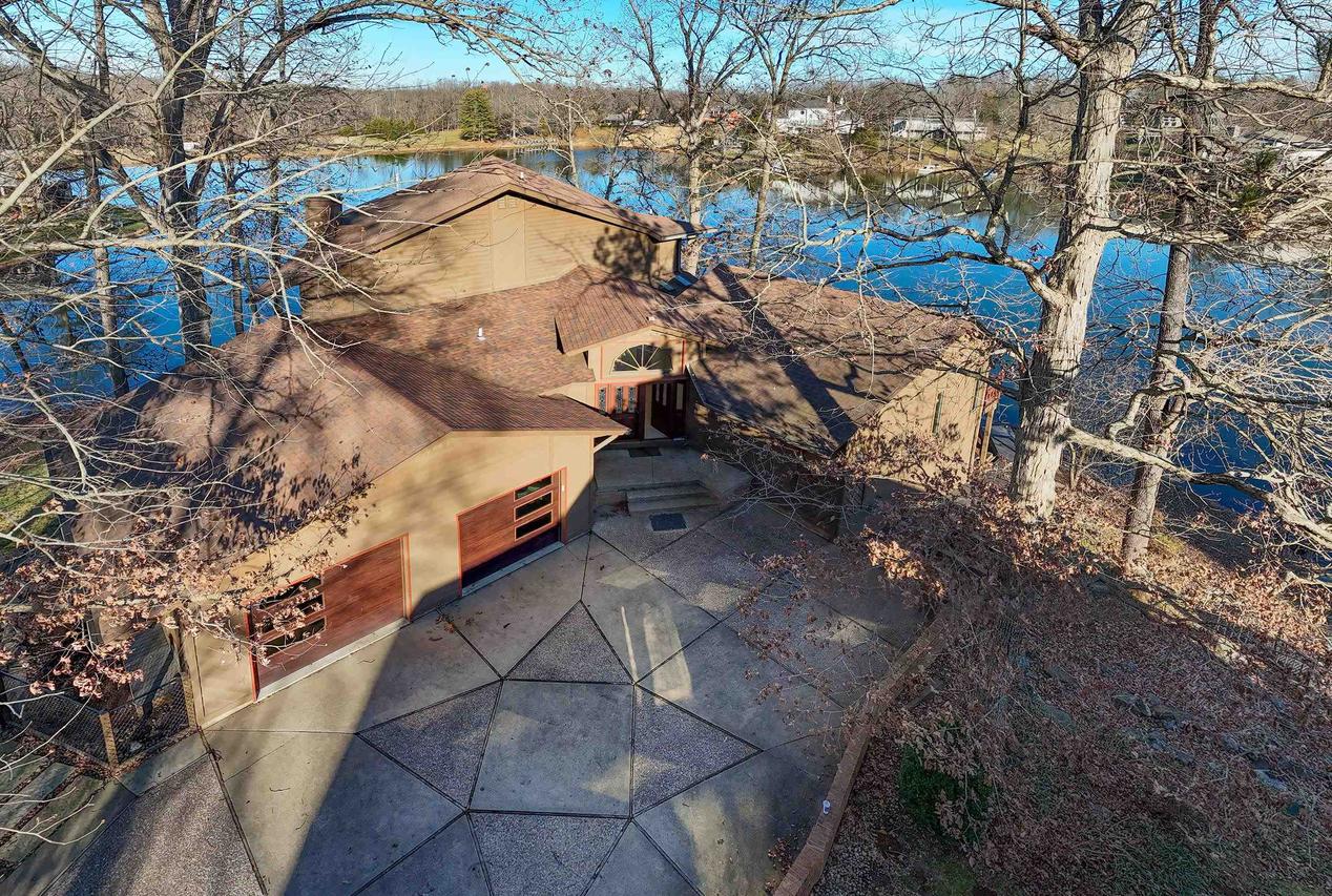 396 Lake Indian Hills Cir Cir., Carbondale, IL 62902