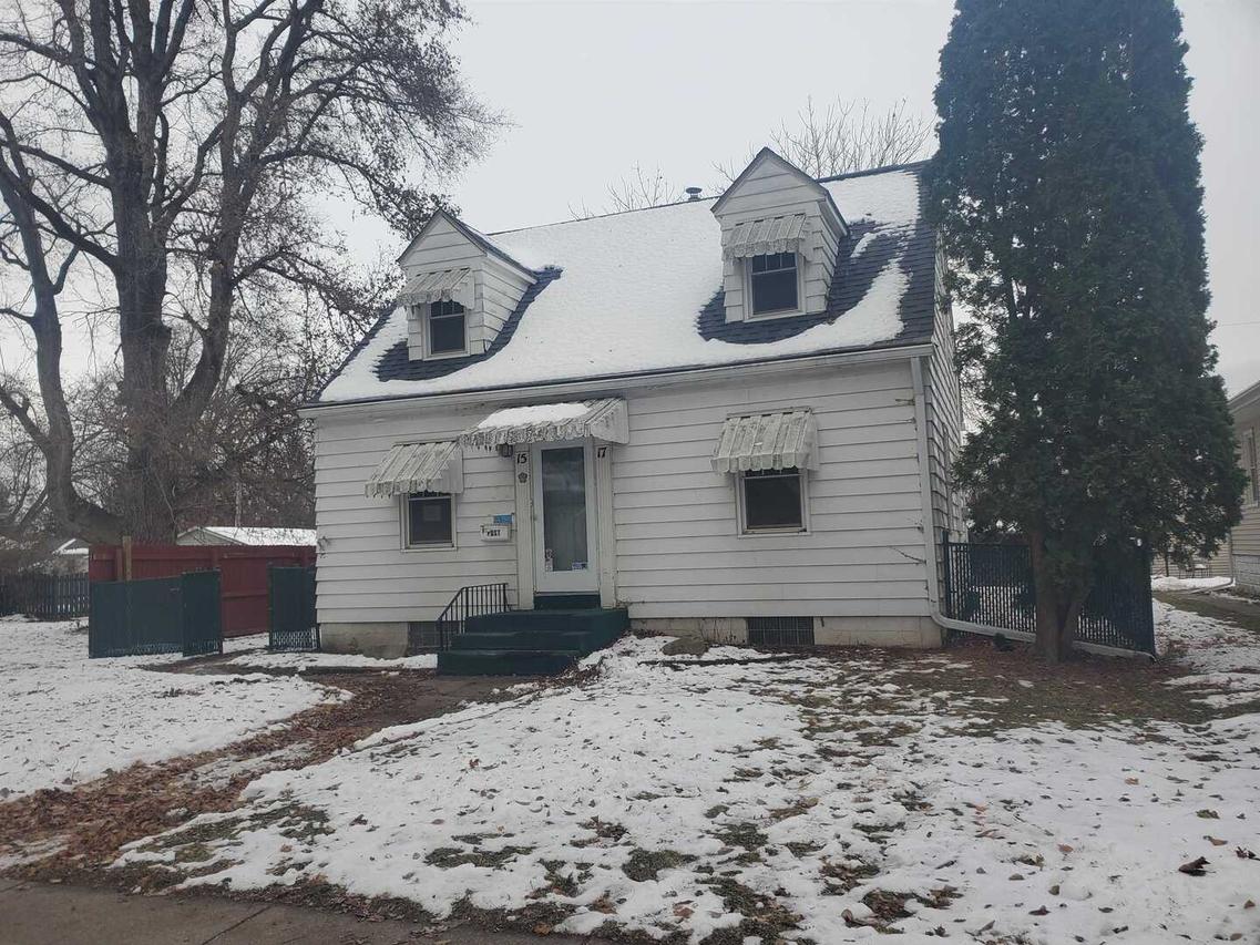 1517 32nd St., Rock Island, IL 61201