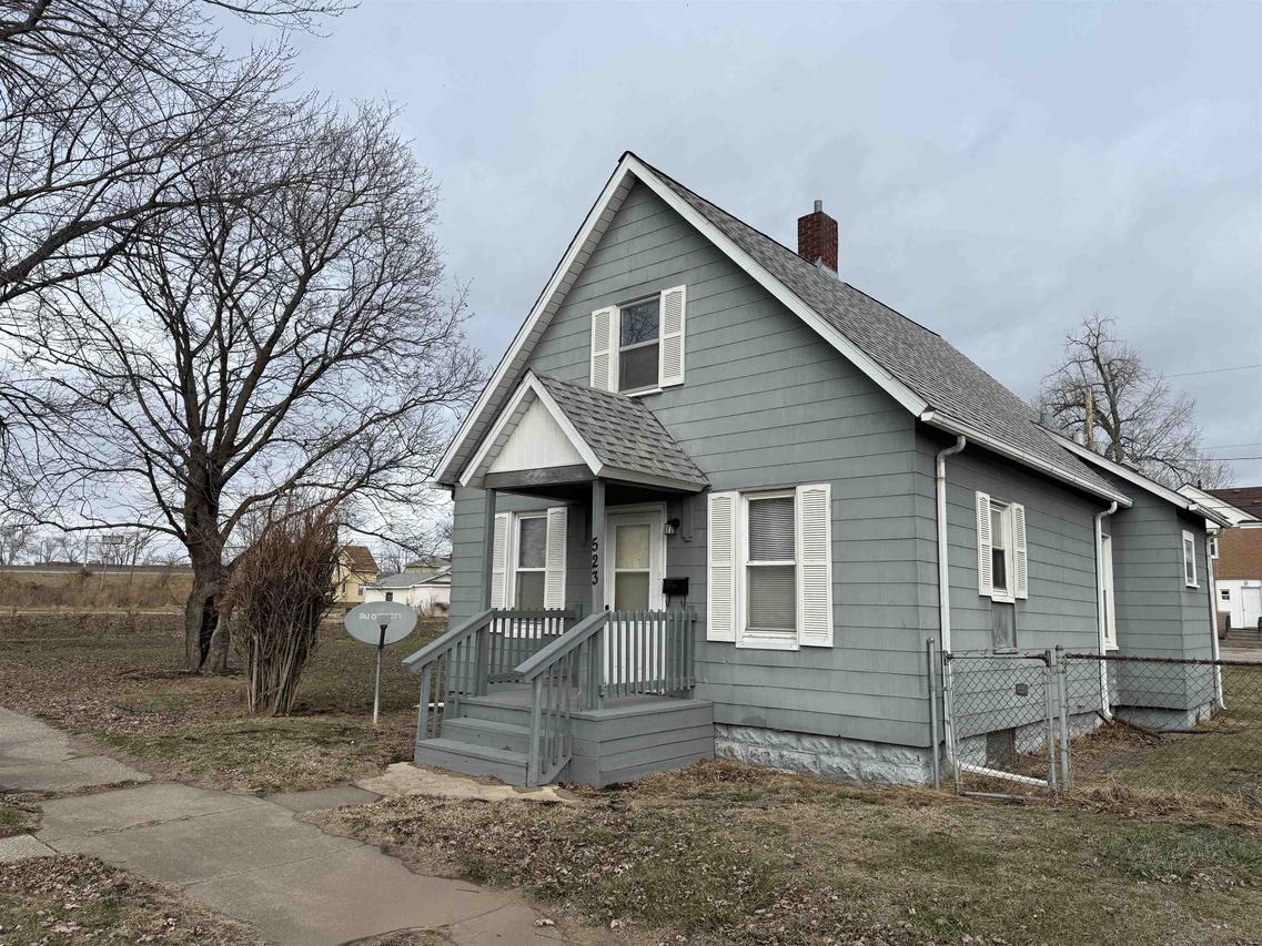 523 5th St., Rockisland, IL 61201