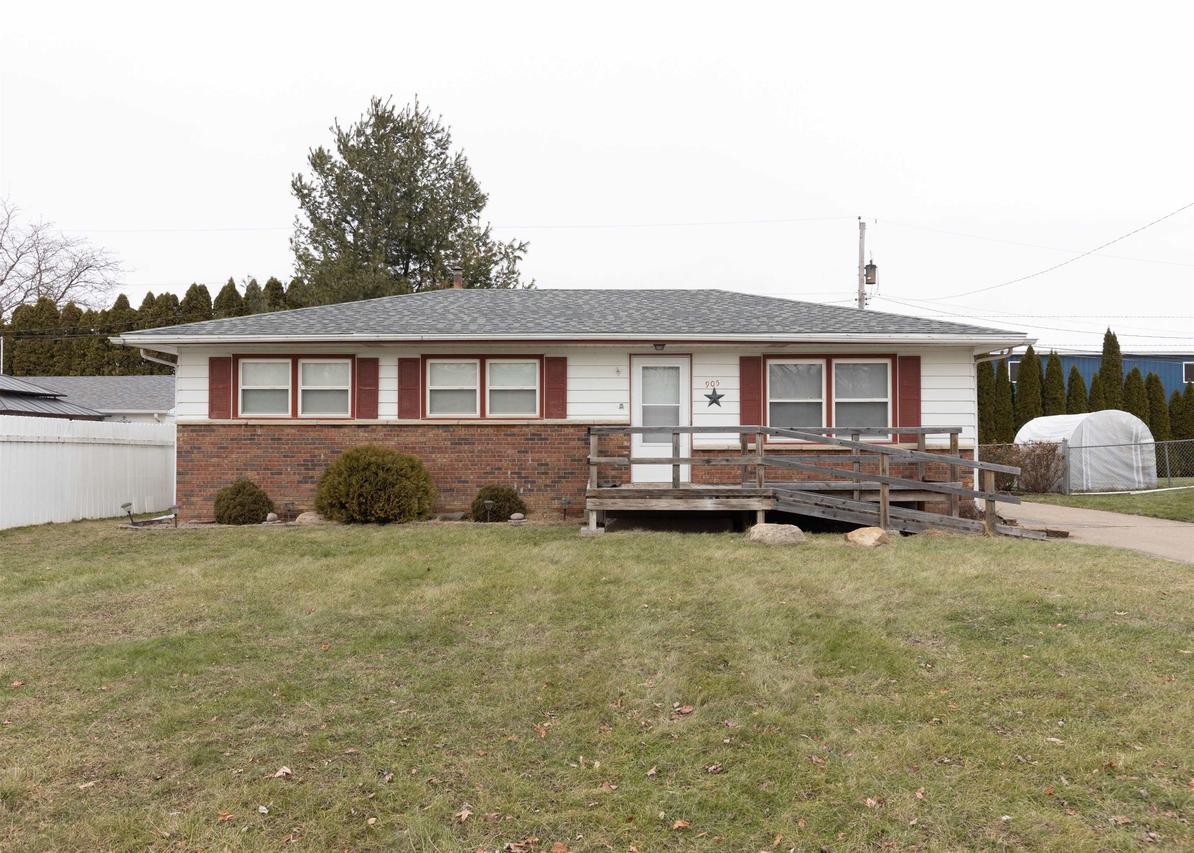 905 79th Ave., Rockisland, IL 61201