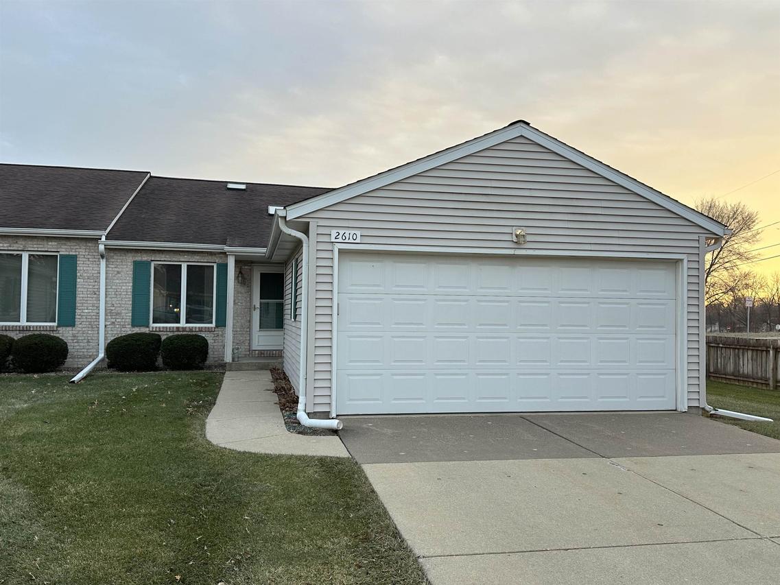 2610 38th St., Moline, IL 61265