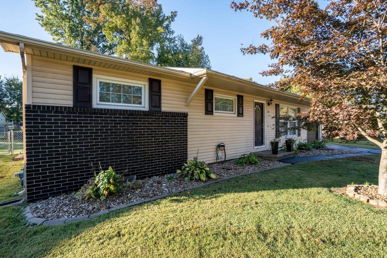 1104 E Poplar St., Herrin, IL 62948