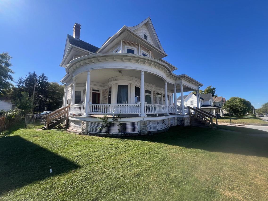 2602 6th Ave., Moline, IL 61265