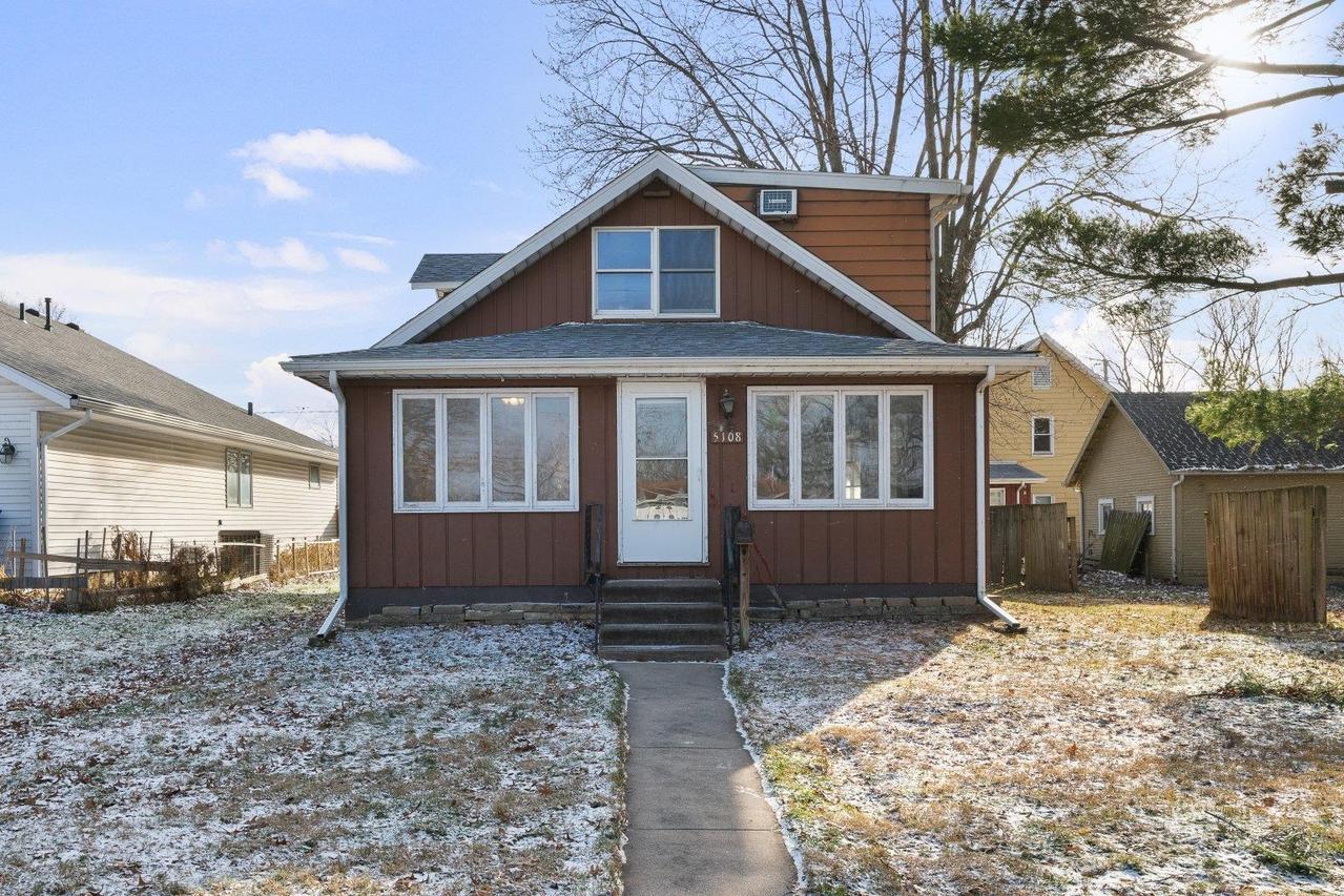 5108 6th Ave., Moline, IL 61265