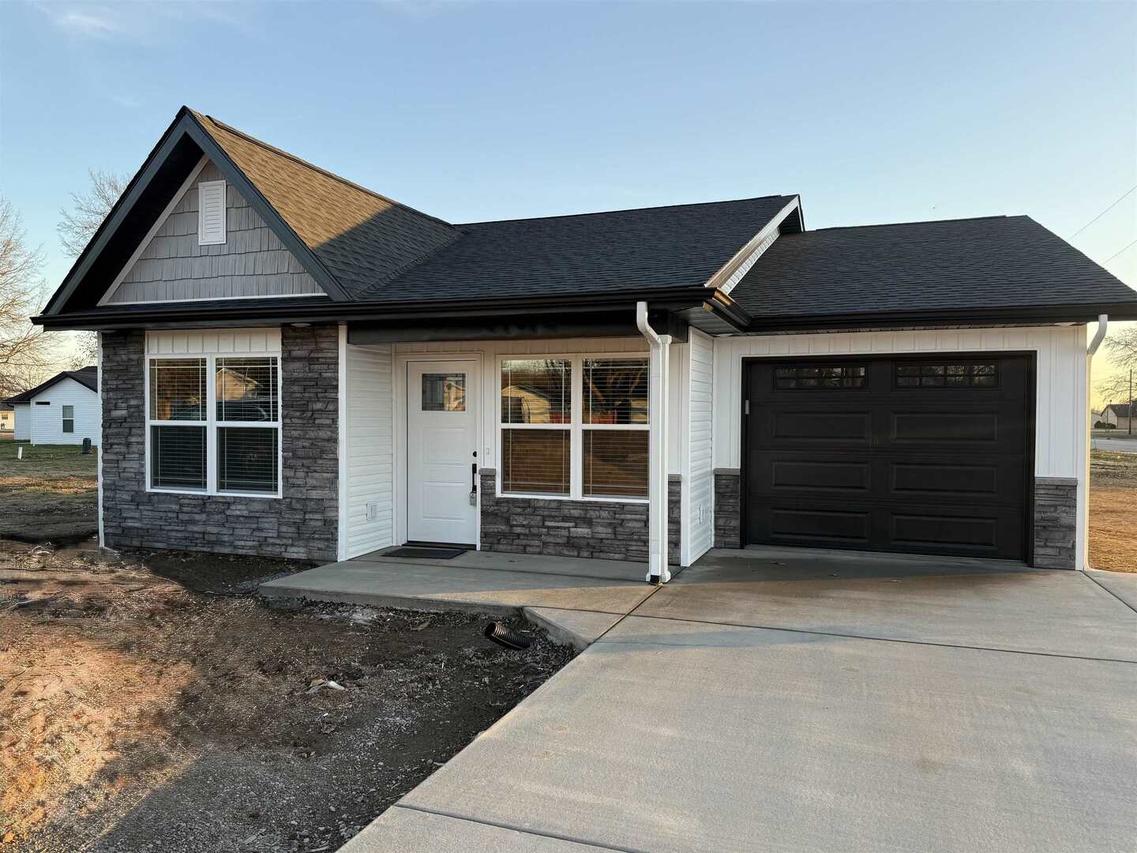 1501 C N Russell St., Marion, IL 62959