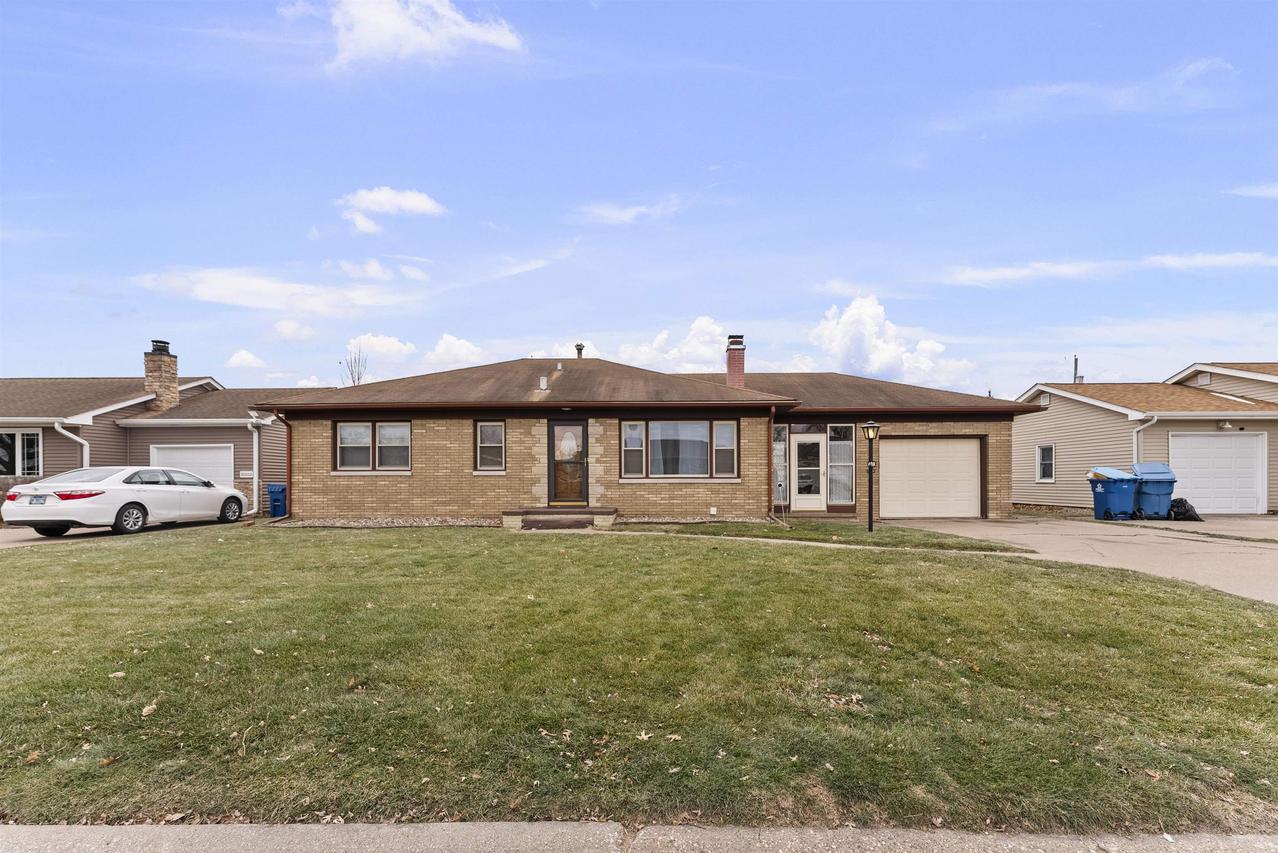 608 29th Ave., Eastmoline, IL 61244