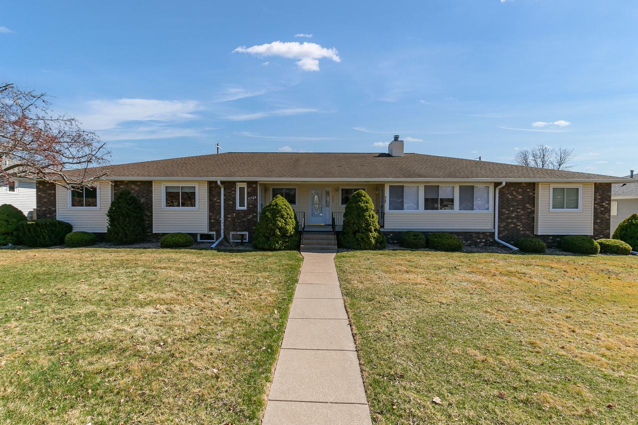 4704 9th St. #2, East Moline, IL 61244