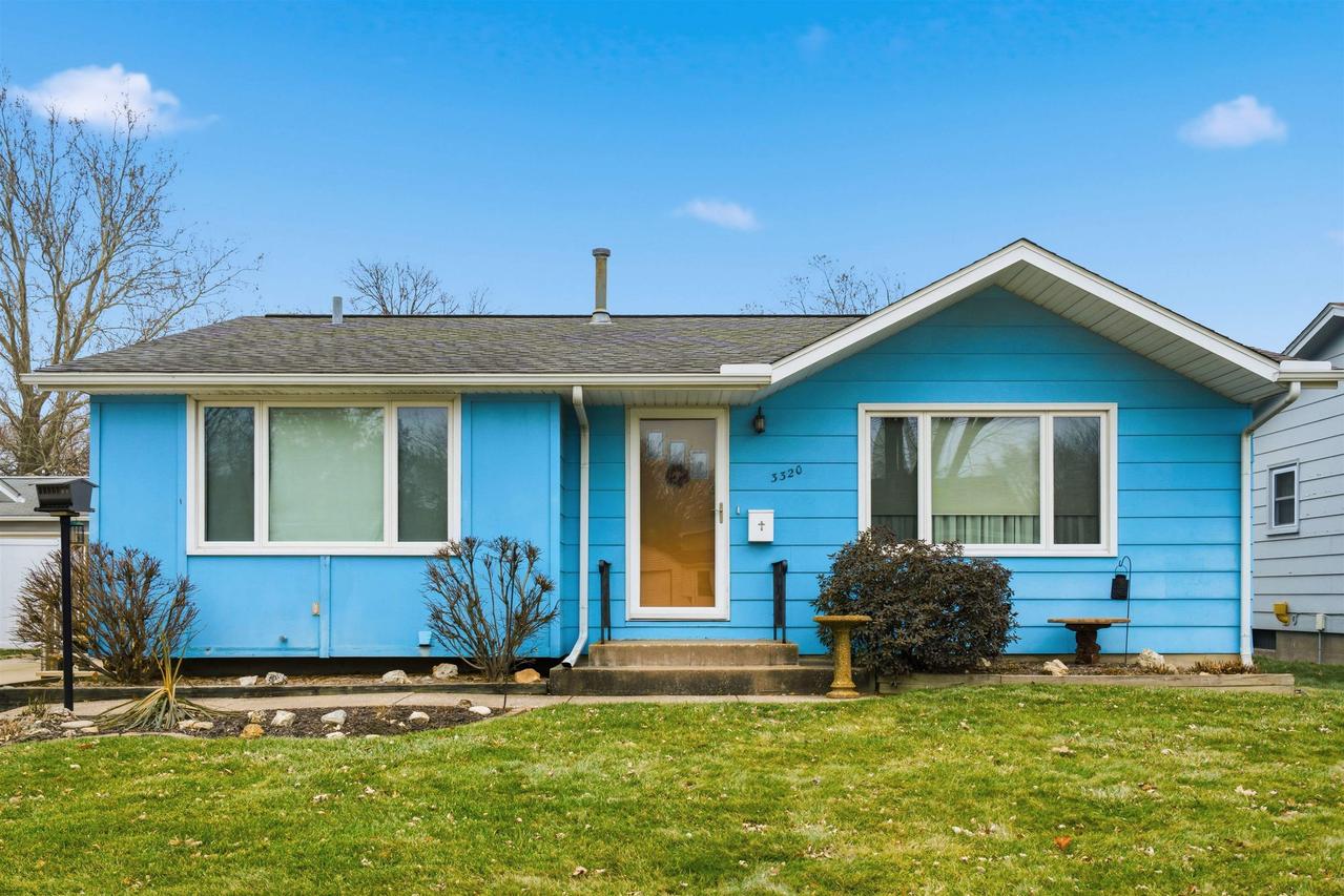 3320 Kennedy Dr., Eastmoline, IL 61244