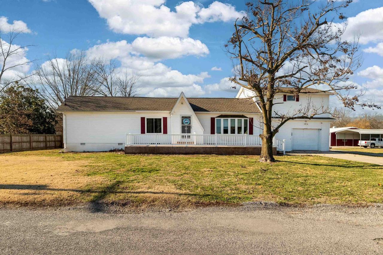 2305 Weaver Rd Rd., Herrin, IL 62948