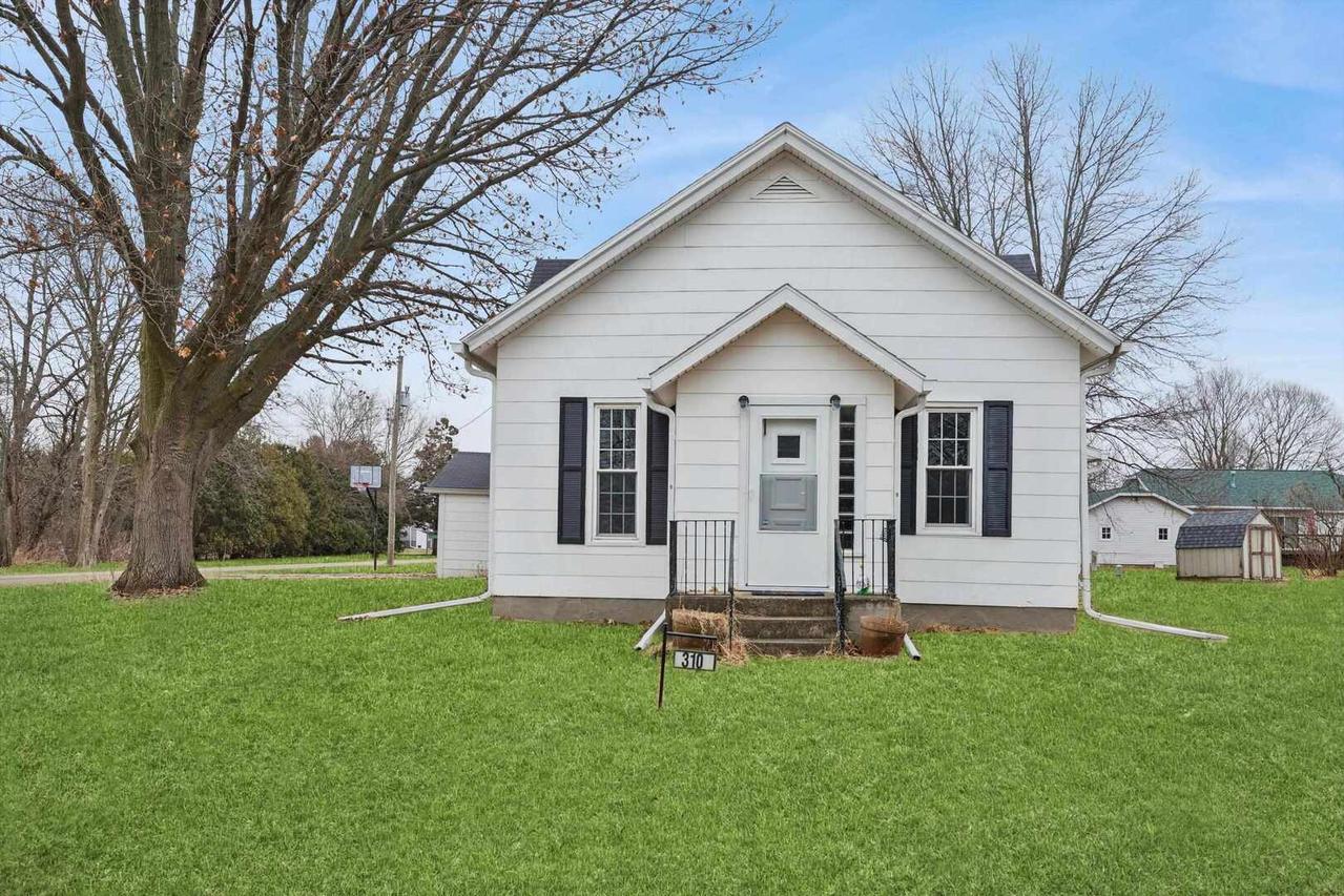 310 N Scott St., Alexis, IL 61412