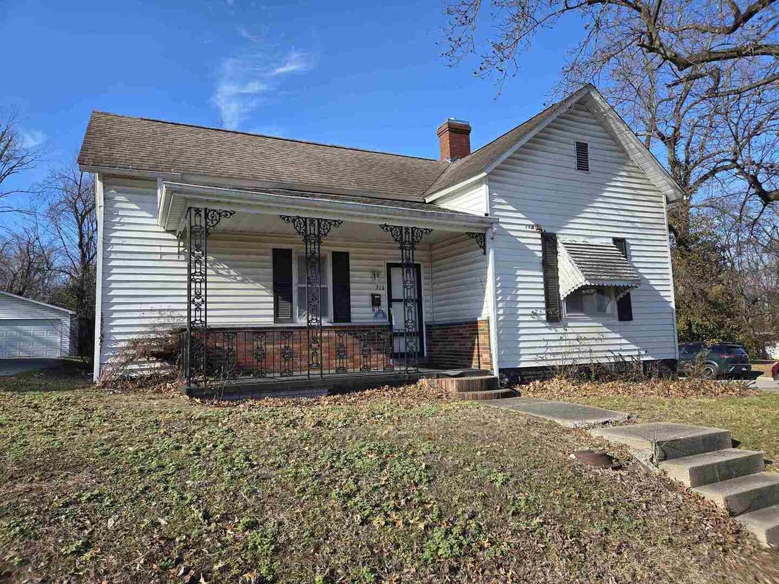 213 N Granger St., Harrisburg, IL 62946