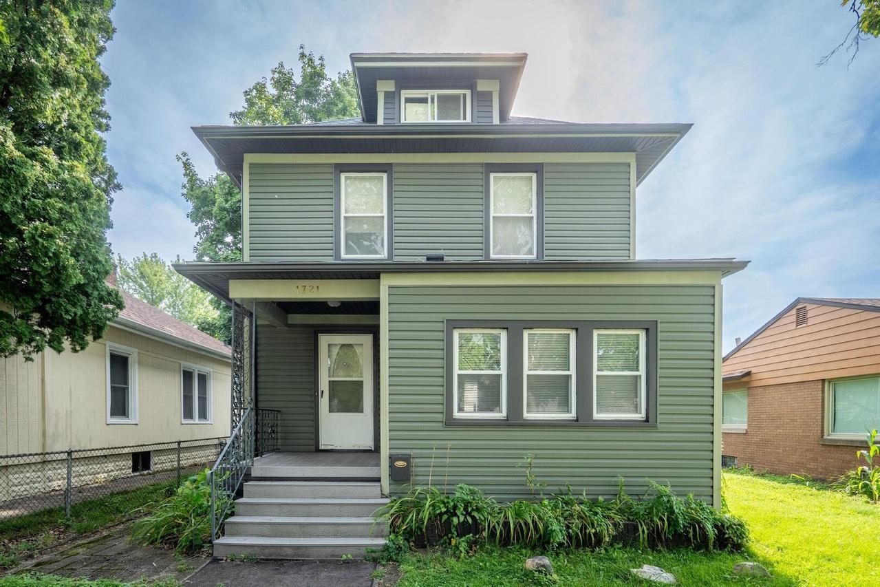 1721 28th St., Rock Island, IL 61201