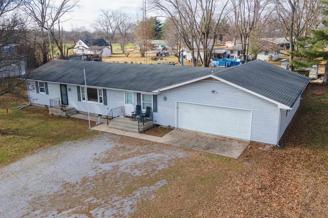 601 S Forest St., Belle Rive, IL 62810