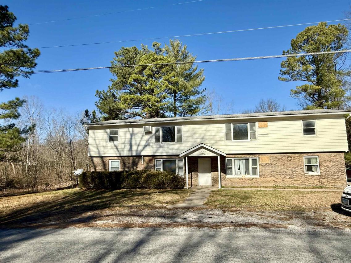 1457 W Lake Dr. #1-4, Murphysbor, IL 62966