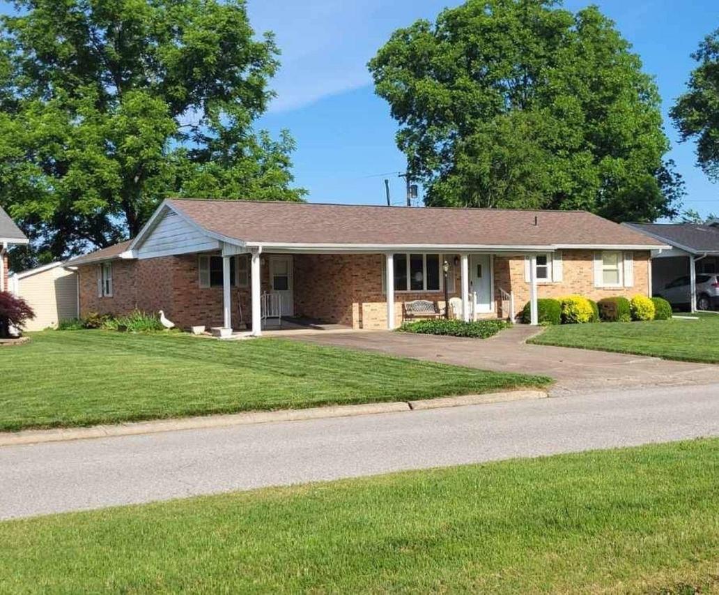 306 College Blvd., Carmi, IL 62821