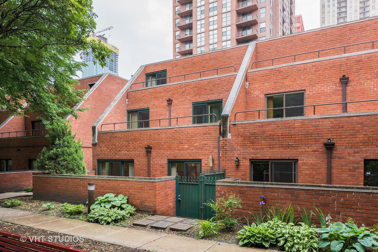 1121 S Plymouth Ct. #B, Chicago, IL 60605