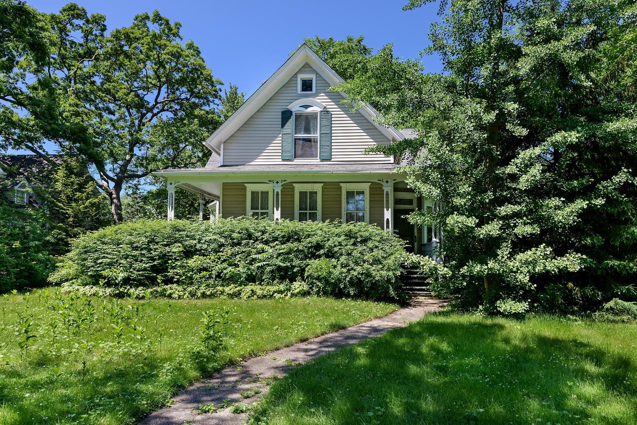 802 Lake Ave., Wilmette, IL 60091