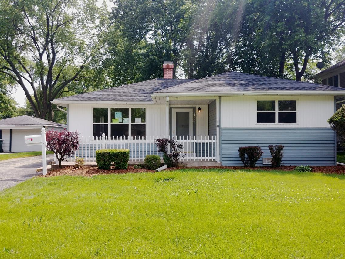 2207 Park St., Rolling Meadows, IL 60008