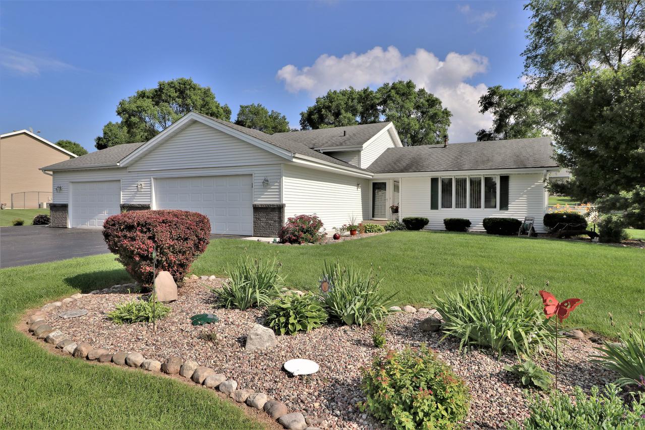 6585 Saddle Club Dr., Roscoe, IL 61073
