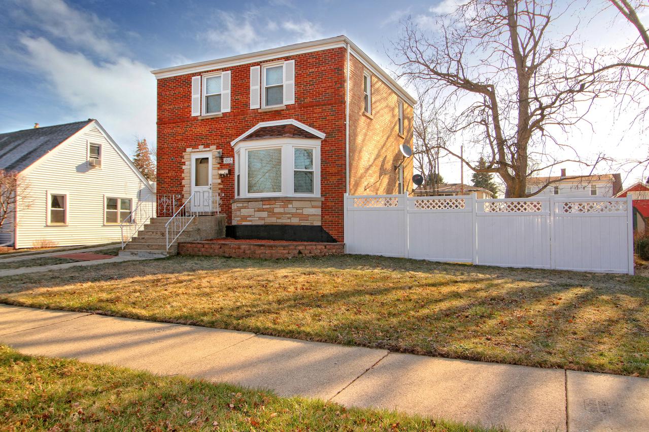 10115 S Kildare Ave., Oak Lawn, IL 60453