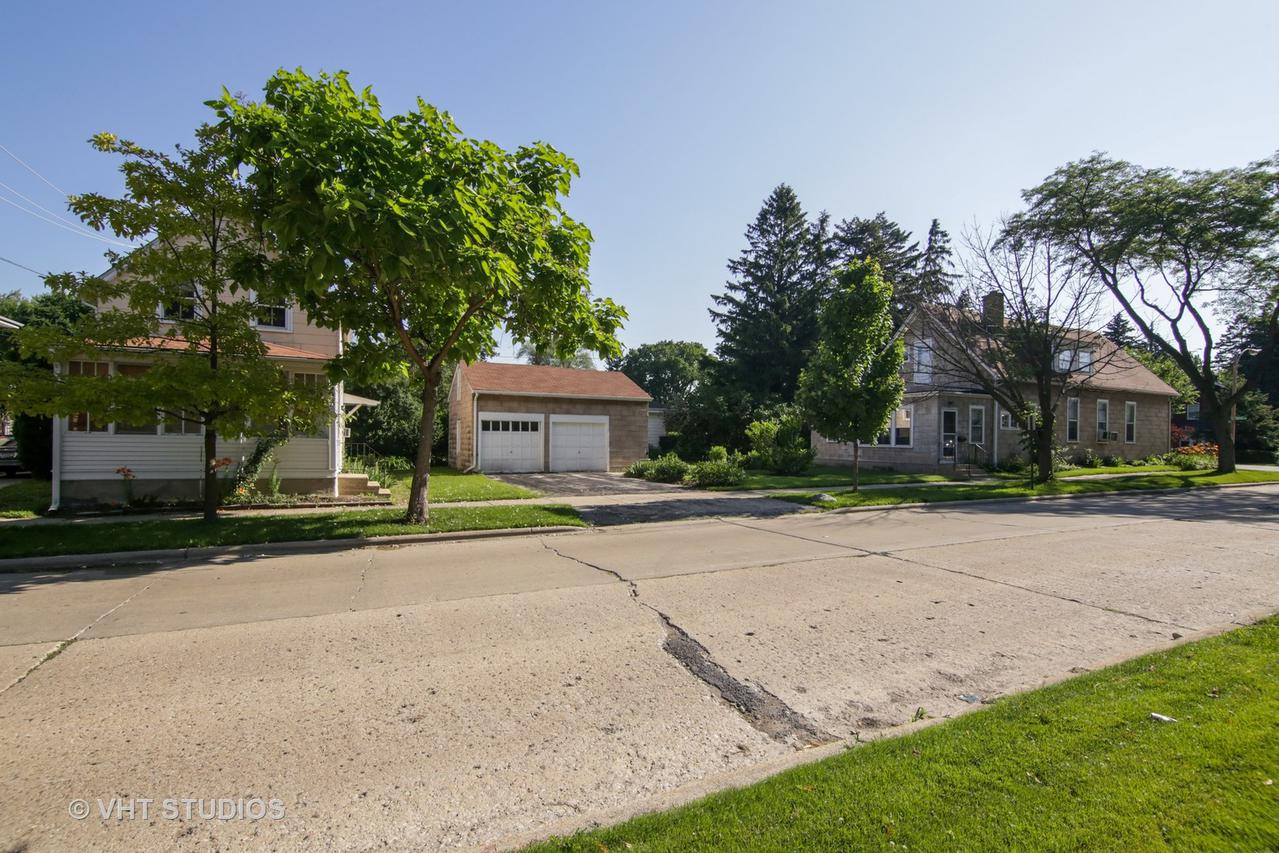 1131 Ridge Rd., Wilmette, IL 60091