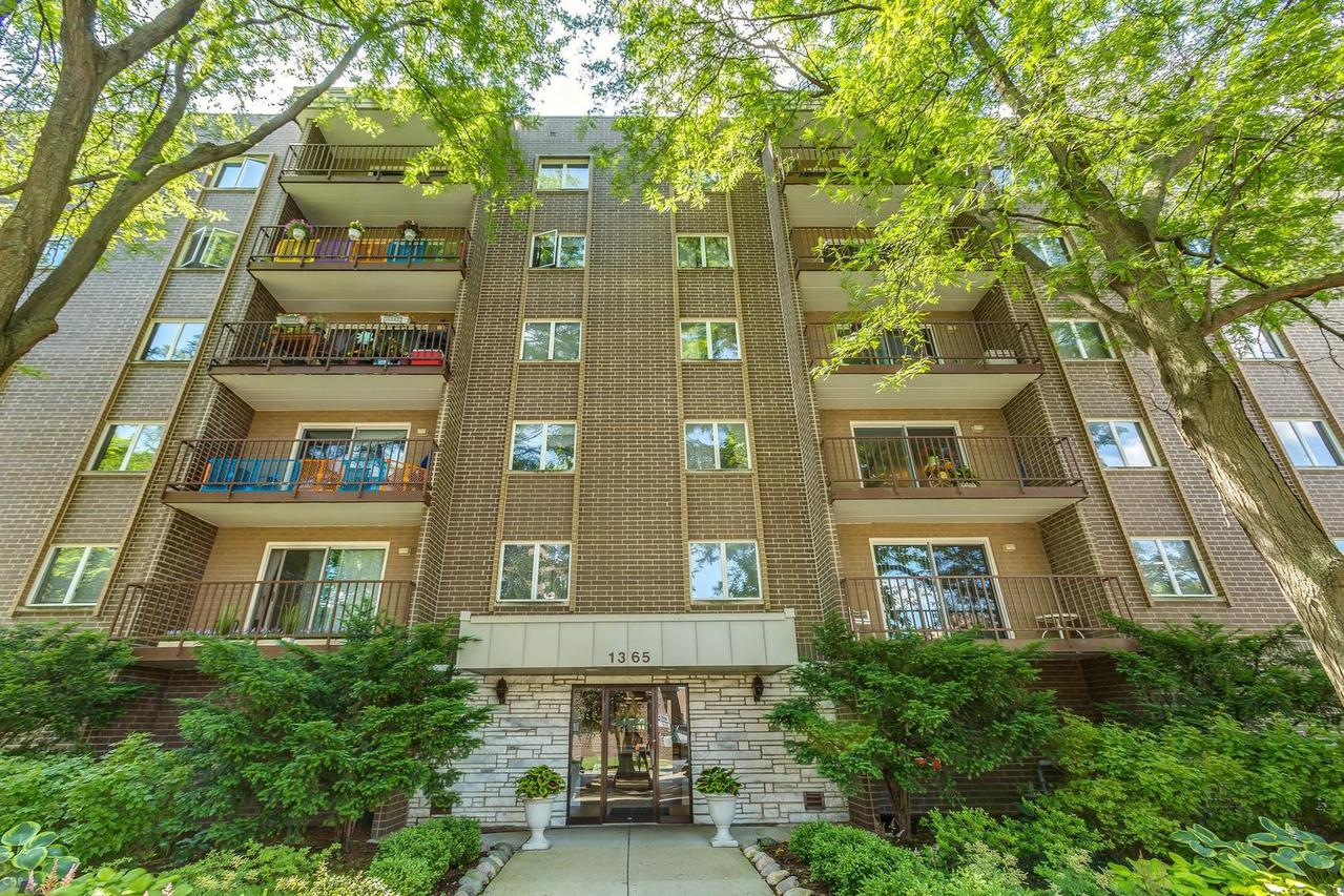 1365 Ashland Ave. #201, Des Plaines, IL 60016