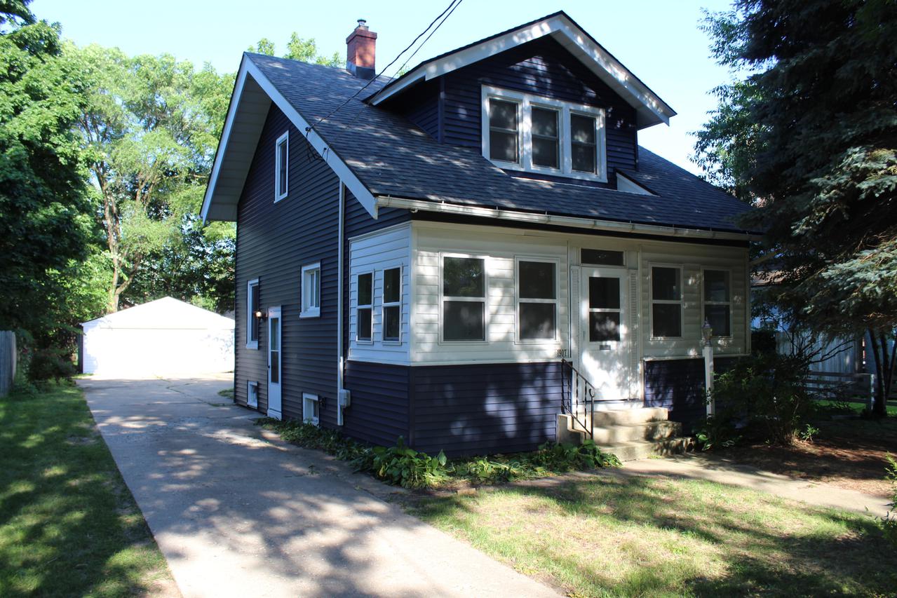 1907 Ridge Ave., Rockford, IL 61103
