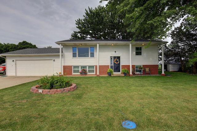 708 Wiltshire Dr., St. Joseph, IL 61873