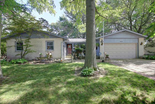 2213 Morningside Dr., St. Joseph, IL 61873