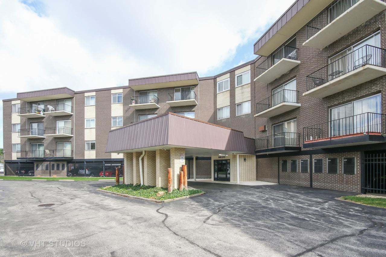 9820 S Pulaski Rd. #304, Oak Lawn, IL 60453