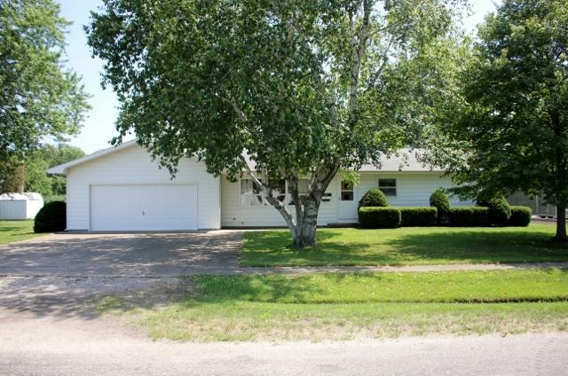 322 E Beech St., Piper City, IL 60959