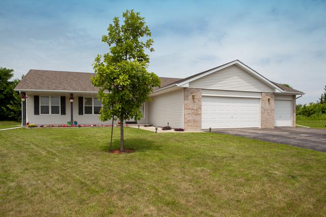 217 Prairie Moon Dr., Davis Junction, IL 61020