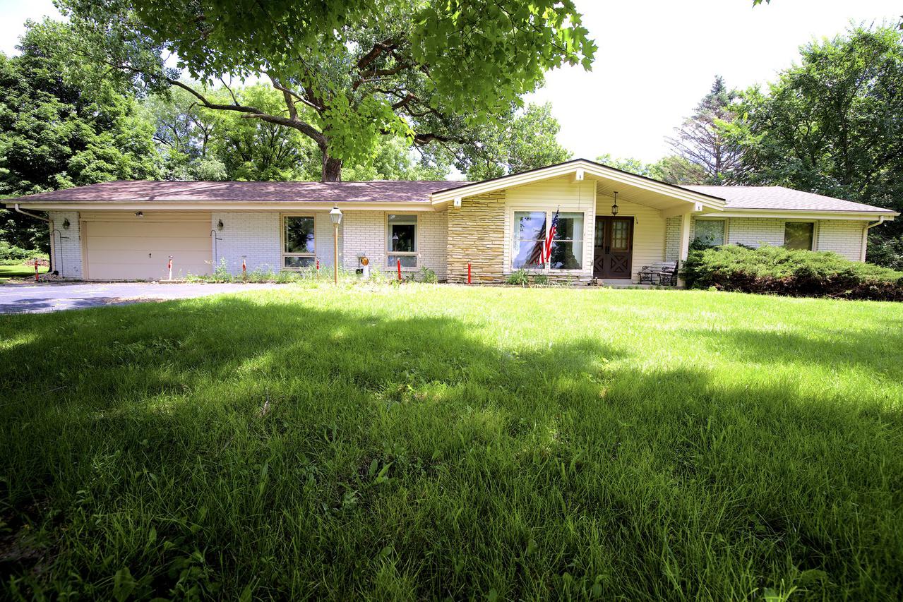 12223 Love Rd., Roscoe, IL 61073