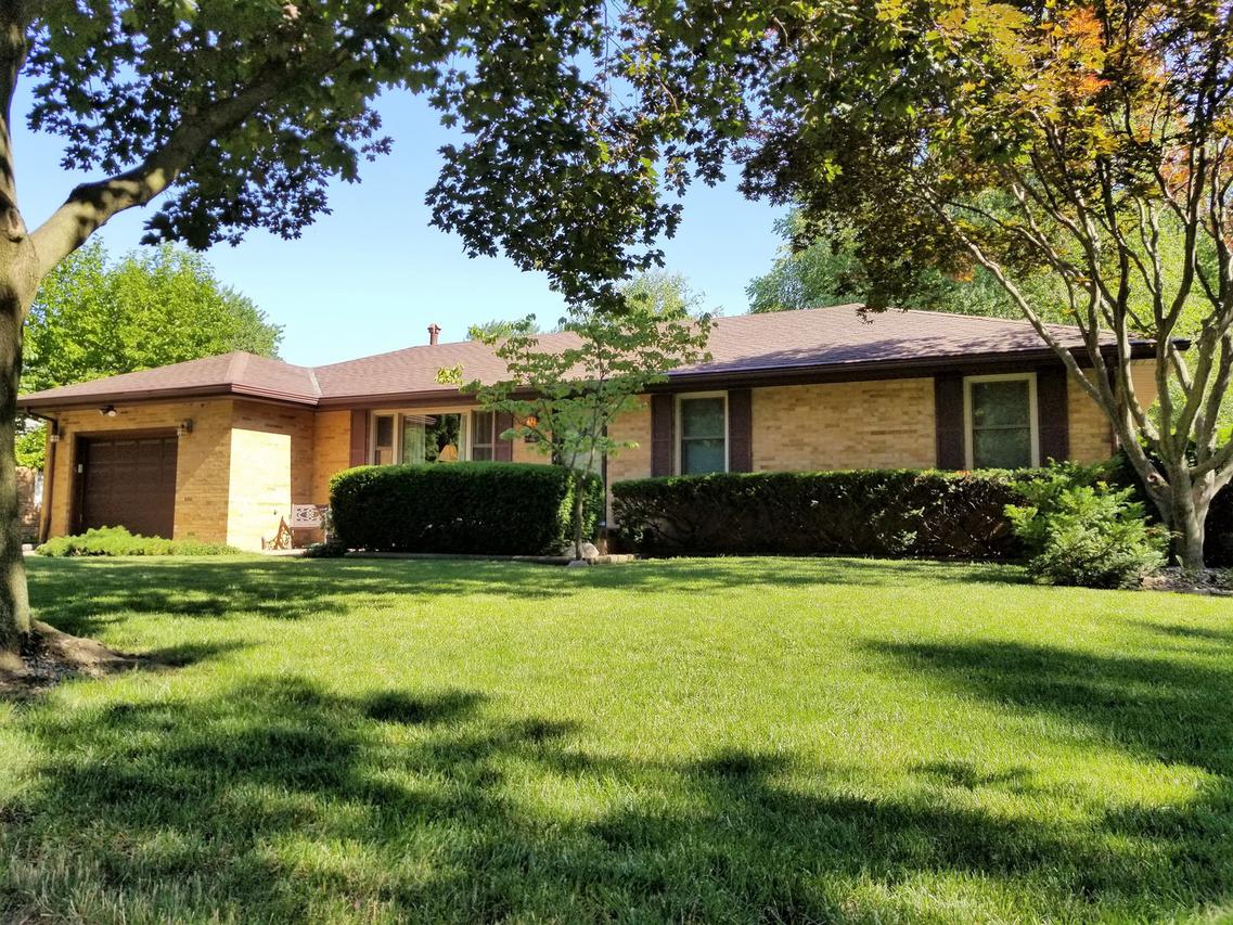 1010 Broadmoor Dr., Champaign, IL 61821